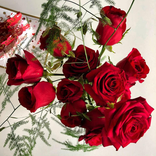 FLOWER SCHOOL: THE HISTORY OF RED ROSES